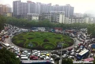 三里店圆盘启用12盏红绿灯灯控！不想被搞晕就收好这份通关秘籍