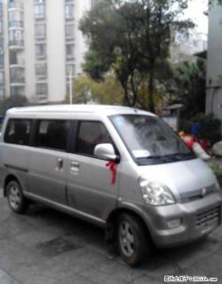 七座五菱荣光带司机提供服务，旅游包车...... - 桂林28生活网 www.28life.com