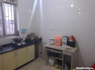 育才学区鸾西二区；3房1厅1卫，83平米，2楼，中等装修，96年建，急售45万 - 桂林28生活网 www.28life.com