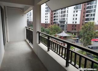 三里店 彰泰睿城 电梯4楼 清水 大4房2厅164? 160万 - 桂林28生活网 www.28life.com