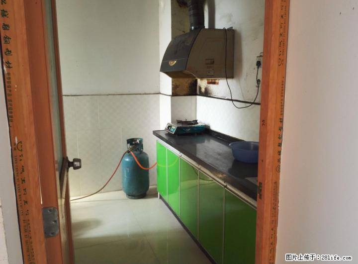 东安街口城西大厦对面工行楼上四楼2房2厅110平方中装修39万 - 房屋出售 - 房屋租售 - 桂林分类信息 - 桂林28生活网 www.28life.com