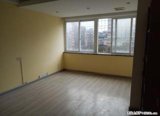 临街办公室出租 金马大厦桂林百货大楼对面,电梯4楼,1房1厅木地板60平方 1900元/月 - 桂林28生活网 www.28life.com
