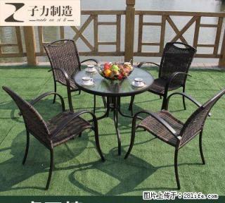 刚买回的星巴克户外桌椅，多余一套，小亏转让给有需要的朋友 - 桂林28生活网 www.28life.com