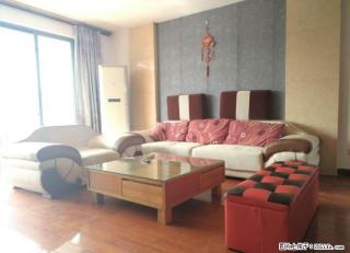 出售---体育馆兰乔圣菲碧水康城豪装大三房 房子保养好 全送家具家电 - 桂林28生活网 www.28life.com