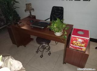 转让老板桌电脑桌，办公室电脑桌 - 桂林28生活网 www.28life.com