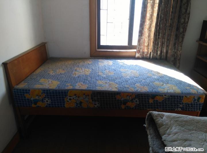 送了不要钱!你没有看错，1米宽单人床，送！沙发，送！东西在流行港口，自取 - 各类家具 - 居家生活 - 桂林分类信息 - 桂林28生活网 www.28life.com