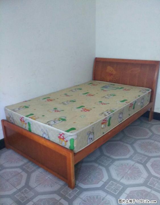 转让9成新实木床加床垫，1.2米。 - 各类家具 - 居家生活 - 桂林分类信息 - 桂林28生活网 www.28life.com