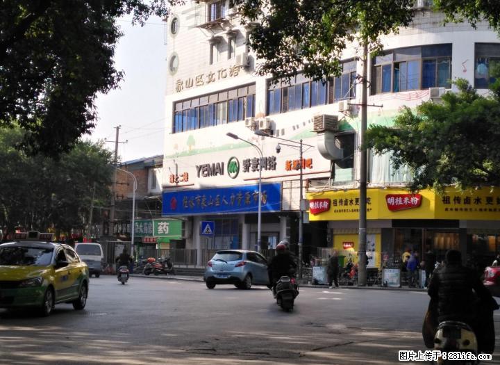 Q【旺铺出售】美食城主干道十字路口旺铺52平米十几米开间 租1.2万 - 商铺租转 - 房屋租售 - 桂林分类信息 - 桂林28生活网 www.28life.com