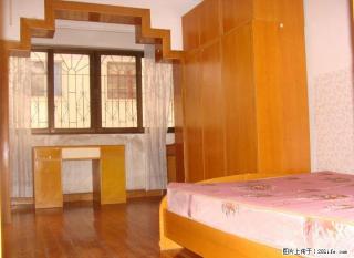 市中心榕湖边原秀峰区政府附近 信义菜市旁 3楼 3房2厅1卫干净电器齐全出租 - 桂林28生活网 www.28life.com