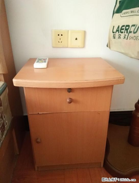 低价转让七成新木质床头柜 - 各类家具 - 居家生活 - 桂林分类信息 - 桂林28生活网 www.28life.com