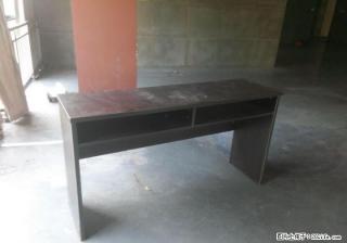 2米长老板桌一套，培训课桌6张，全部一起550元处理了，单要价格另行商议。 - 桂林28生活网 www.28life.com