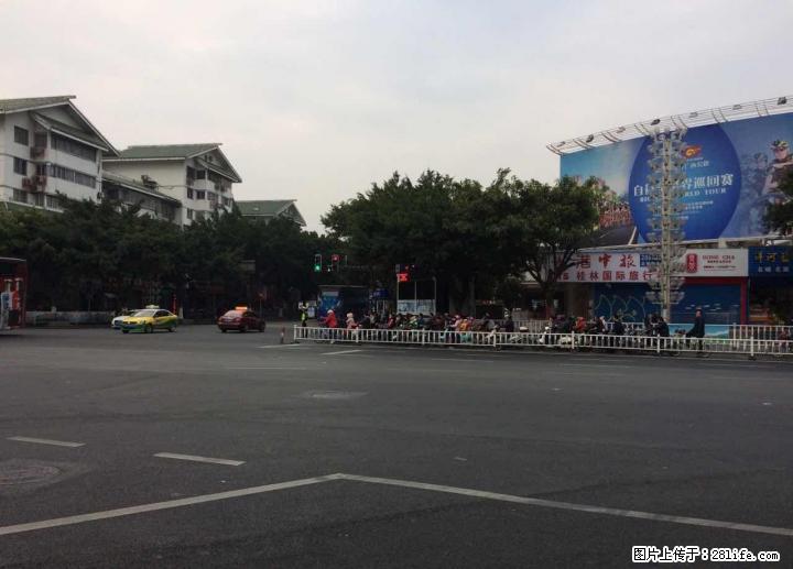 解放桥十字路口七星公园正门花桥旁东江菜市对面南航楼下，十字路口门面出租3000元/月/ - 商铺租转 - 房屋租售 - 桂林分类信息 - 桂林28生活网 www.28life.com