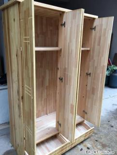 大学生创业，99成新实木衣柜，稳固扎实，厚重。空间容量大，衣服被子都可以放 - 桂林28生活网 www.28life.com