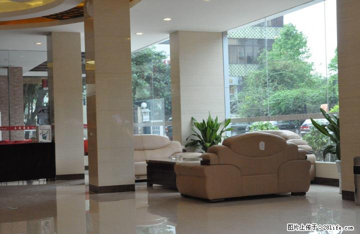 三里店广场附近长城酒店一楼当街豪华门面出租。 - 商铺租转 - 房屋租售 - 桂林分类信息 - 桂林28生活网 www.28life.com