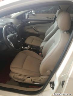 此车新款的蒙迪欧致胜，车主是一位美女开的，室内和新车没有区别，新得让你不敢相信。 - 桂林28生活网 www.28life.com