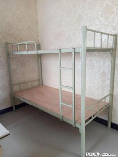 9.5成新双层铁架床120元/张低价转让，要的速度自提，有两张。地址万达对面和平村小学 - 桂林28生活网 www.28life.com