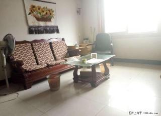 近甲天下广场对面 - 桂林28生活网 www.28life.com