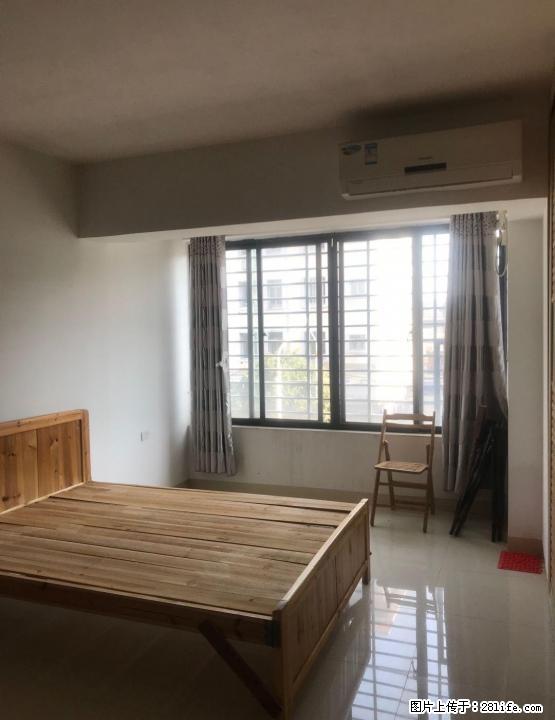 tt博爱医院后面 叠彩山华庭 新小区2楼 精装大单间 家具家电齐全1200元/月 - 房屋出租 - 房屋租售 - 桂林分类信息 - 桂林28生活网 www.28life.com