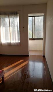 tt独秀峰对面  博爱医院 桂林银行旁 4楼63?2房 新装1300/月 - 桂林28生活网 www.28life.com