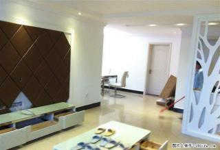 tt叠彩区 北极广场旁  有院子停车方便 精装2房2厅 可改3房 109? 56万！ - 桂林28生活网 www.28life.com