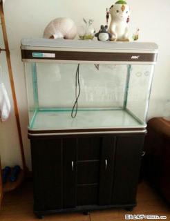 八成新玻璃鱼缸柜200元 - 桂林28生活网 www.28life.com
