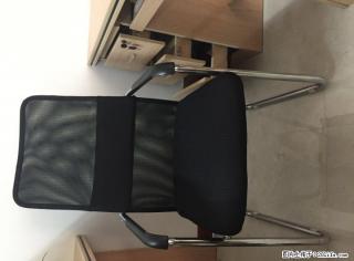 9.8成新电脑桌，办公桌4套转让 - 桂林28生活网 www.28life.com