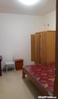 转让九成实木床1.5米不含床垫 - 桂林28生活网 www.28life.com