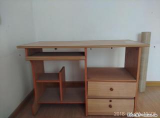 97成新电脑桌便宜卖了 - 桂林28生活网 www.28life.com