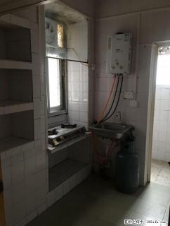 急出租西门菜市工商银行对面2房1厅1卫3楼月租900元65平有家具 - 桂林28生活网 www.28life.com