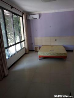 瓦窑西路一巷 1室1厅 主卧 朝南 中等装修 - 桂林28生活网 www.28life.com