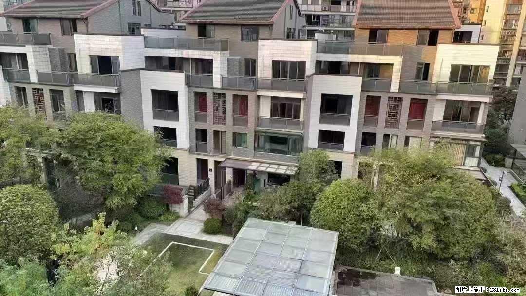 国奥城 ,总价130万,买到上下三层带露台的叠墅,总实用面积500平方,房东直亏100多万,纯捡漏 - 家居生活 - 桂林生活社区 - 桂林28生活网 www.28life.com