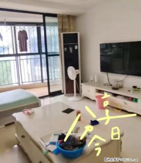 七星区【水晶城】小区，三房两厅两卫，精装修，拎包入住，保养很好，电梯好楼层，视野开阔无遮挡，诚心出售