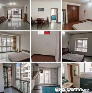 八里一路路口，141平，品质大3房2厅2卫，单价只要两千多点点 现售价：30万（可小刀）