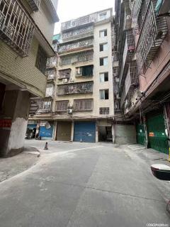 八里街整栋房七彩小学对面，建筑面积 312平+赠送90平楼顶花园，总价 58万