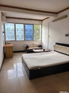 桂林站旁两房出租，带部分家电家具，800元/月，看房联系：郭15877030173（微信同号）