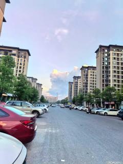 七星万达对面【融创】一二楼320平商铺出租，详情咨询：郭15877030173（微信同号） - 桂林28生活网 www.28life.com