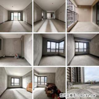 新出靓房【彰泰峰誉】4房2厅1卫，建面99.42平，额外赠送180平大露台，一口价：46.8万